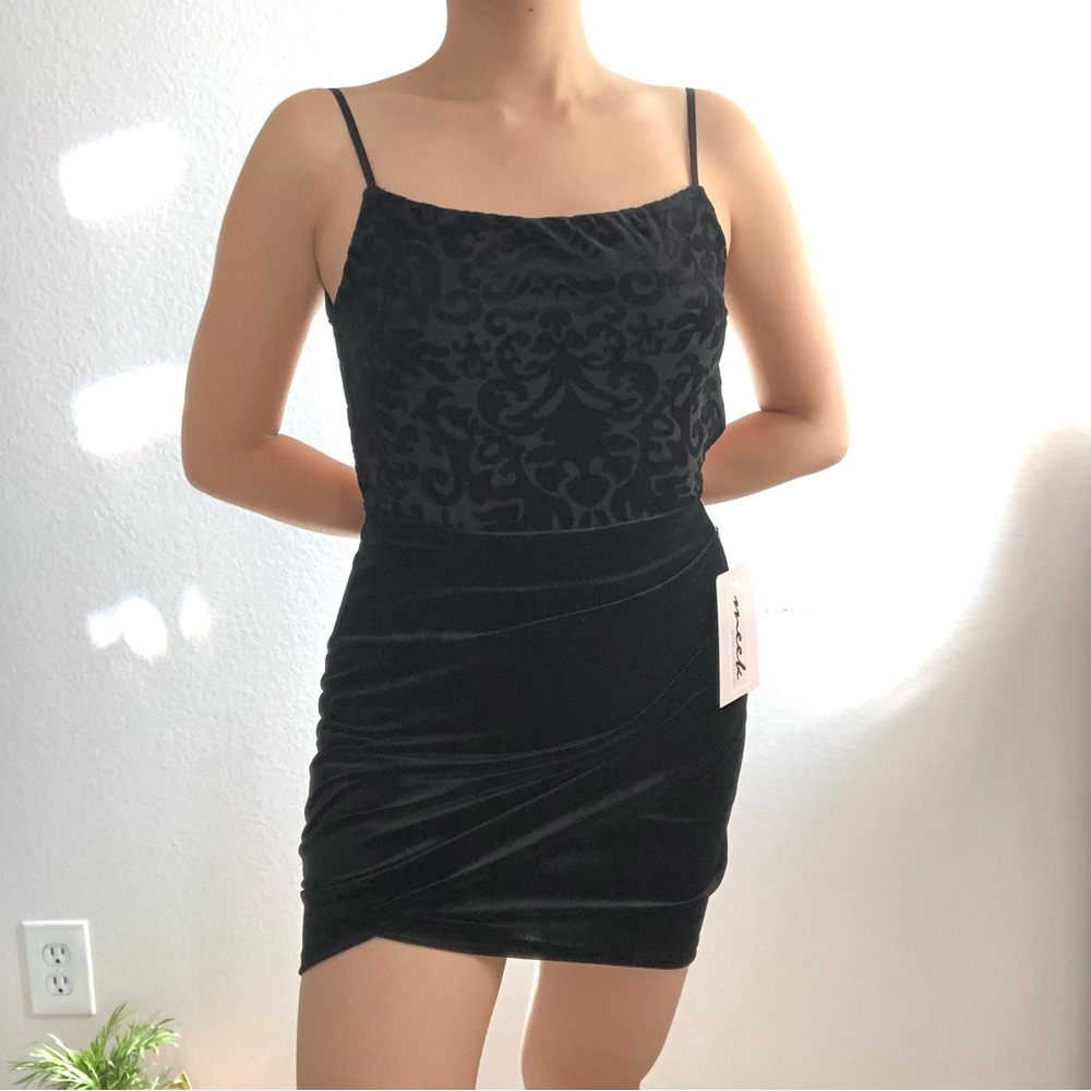 Wrap backless velvet dress